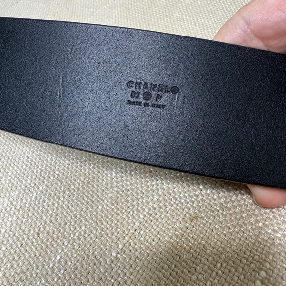 AUTHENTIC CHANEL Black leather lock belt RARE 2002 runway - Picture 12 of 13
